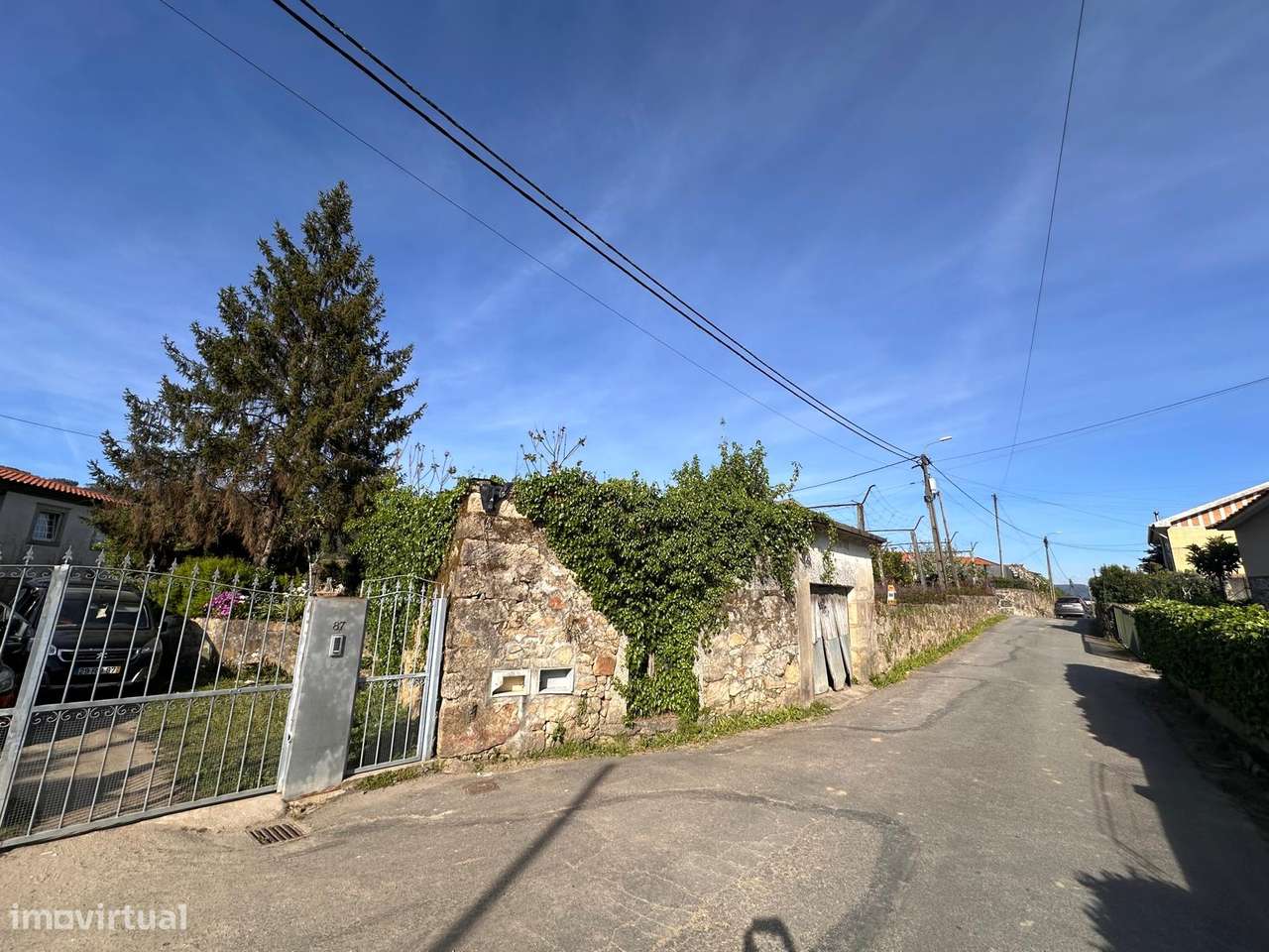 Ruína com Terreno Urbano de 600 m² em Longos – a 10 min de Braga-20