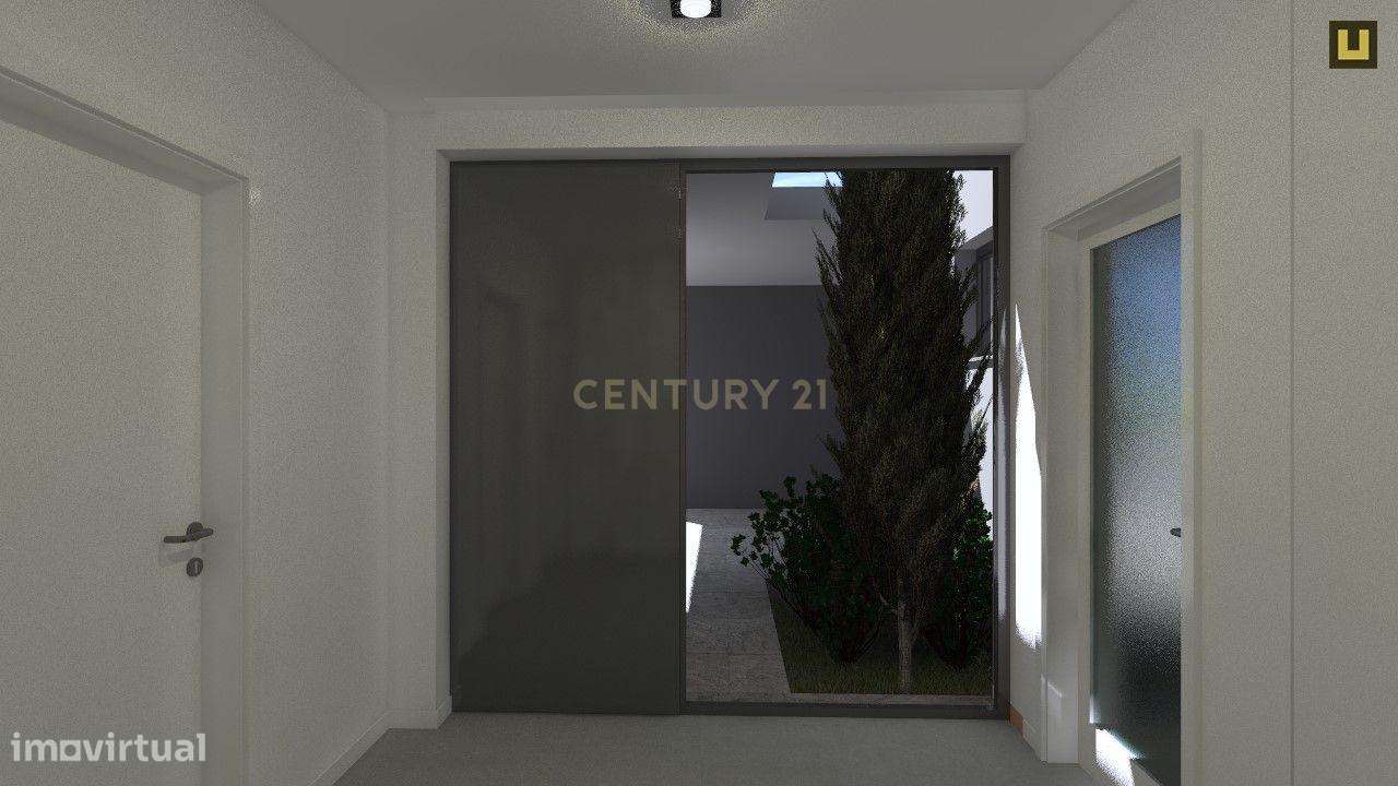 Lote de Terreno - C/ Projeto aprovado para moradia T3-3