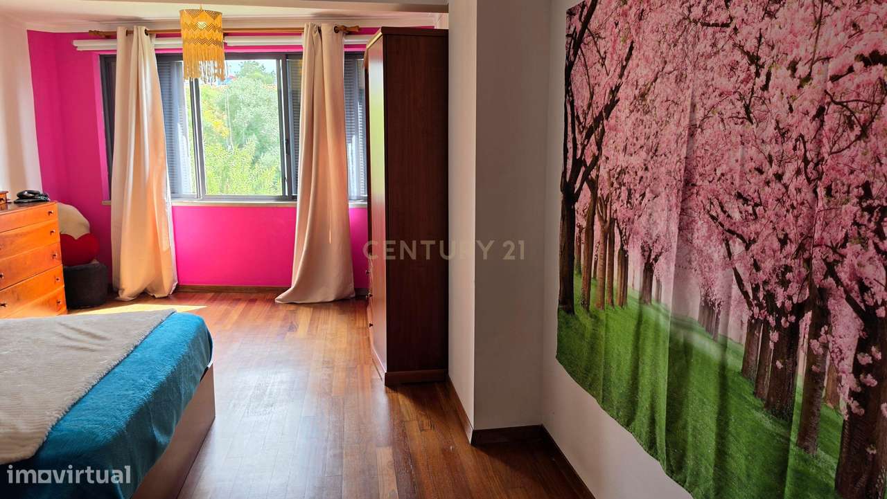 Apartamento Duplex T5 no centro de Palmela-15