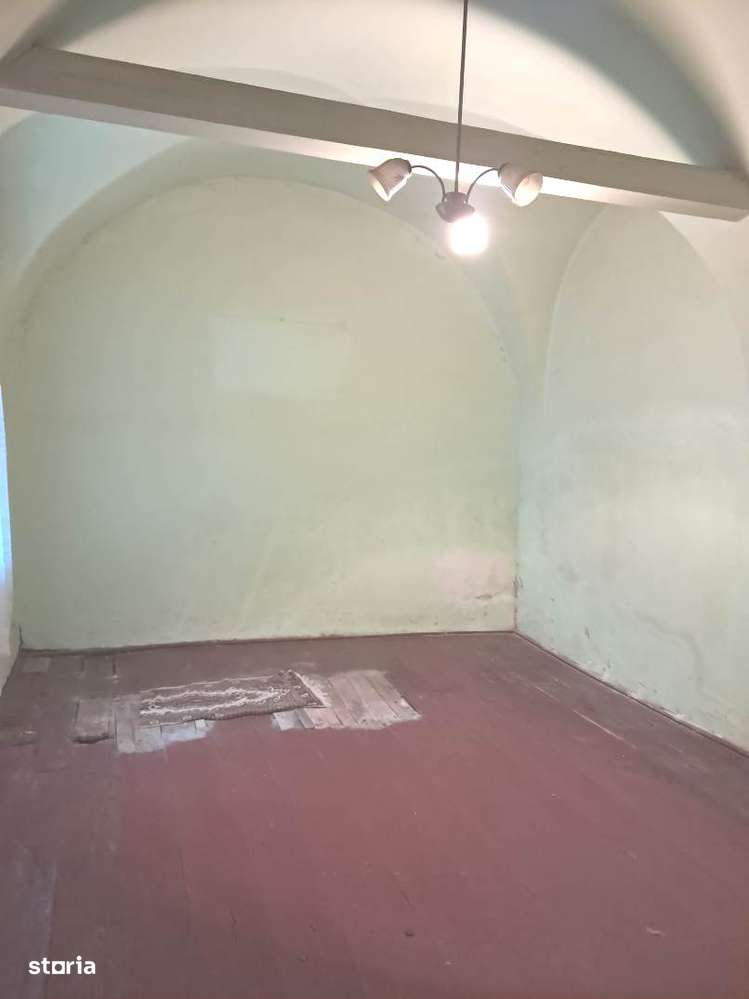 Apartament la casa in zona centrala pretabil birouri-4