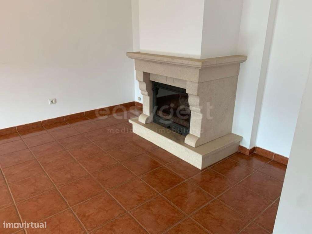 Apartamento situado na Urbanização dos Moinhos de Santa Maria - Grande imagem: 5/7