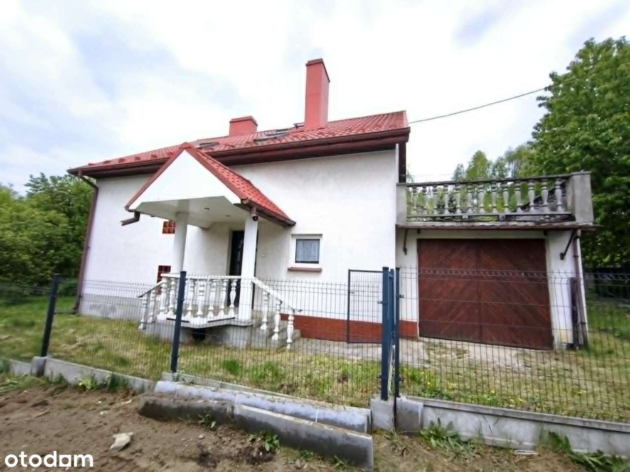 Przestronny dom na dużej dzialce.-0