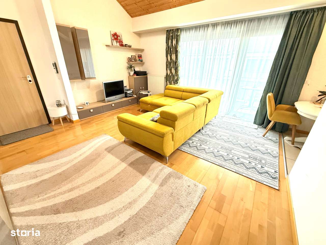 Vând apartament superb cu 3 camere la intrare in Dumbrăvița-1