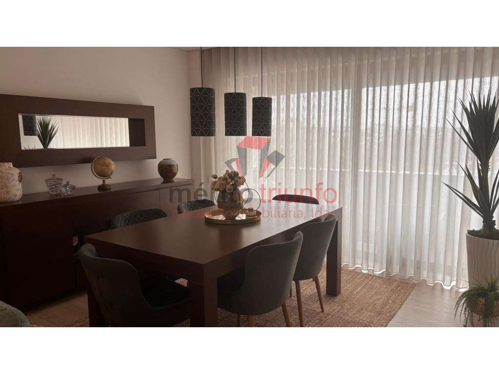 Excelente Apartamento c/ 3 Suites no Centro de Famalicão-6