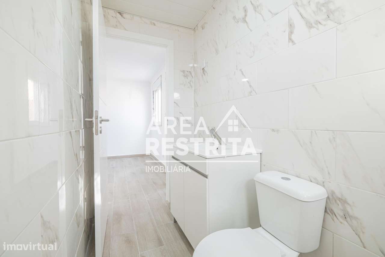 Moradia pré-fabricada nova T2 A VENDA no Parque Verde em Fernão Ferro.-23