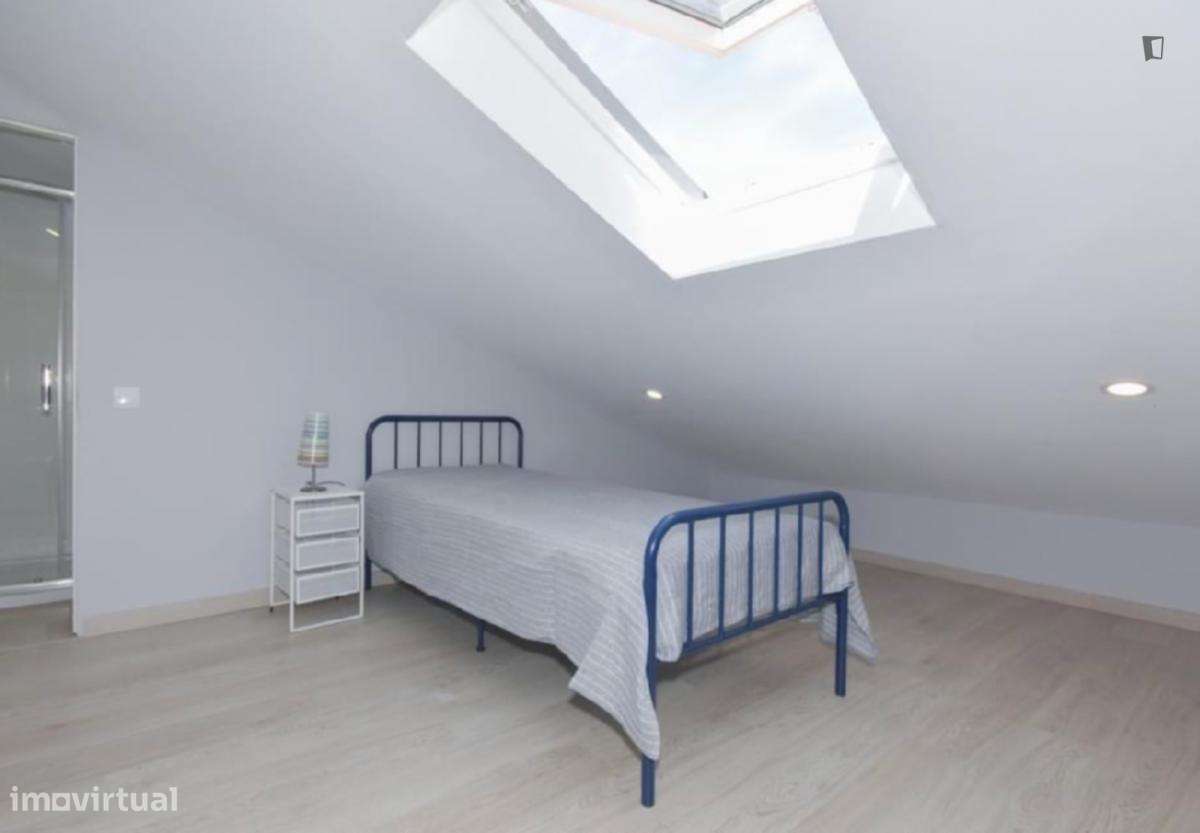 Quarto - localizado em Paranhos Porto - Grande imagem: 4/8