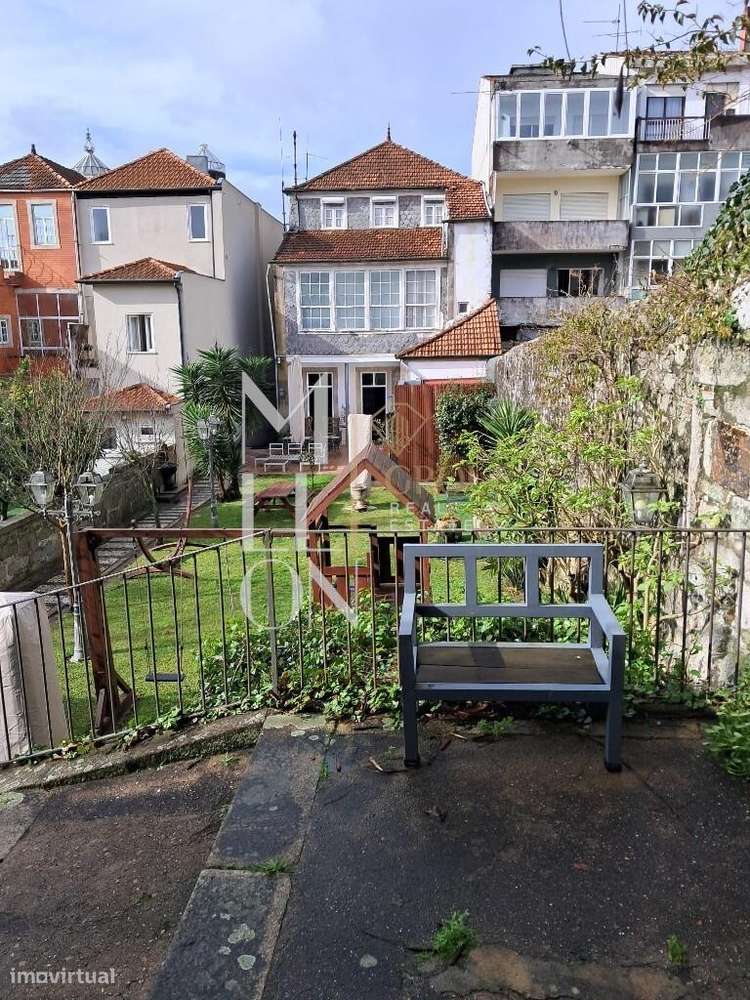 Prédio à venda com Alojamento local no centro do Porto - Grande imagem: 3/35