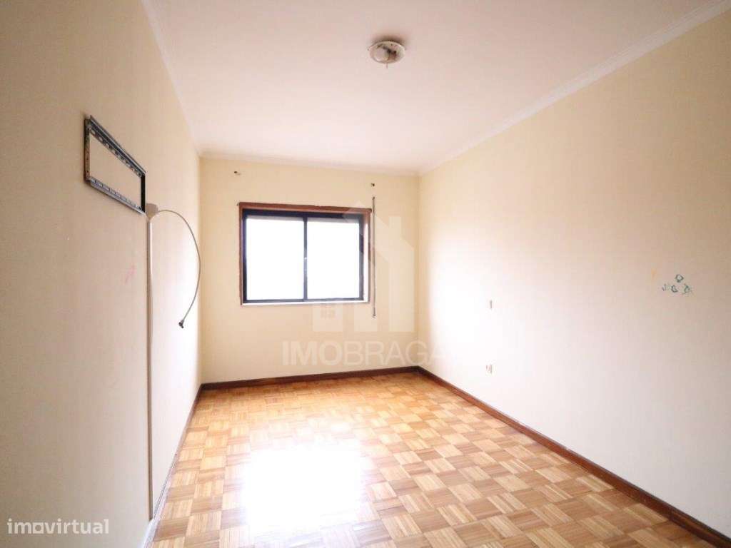 Venda de Apartamento T3 em Lomar-25