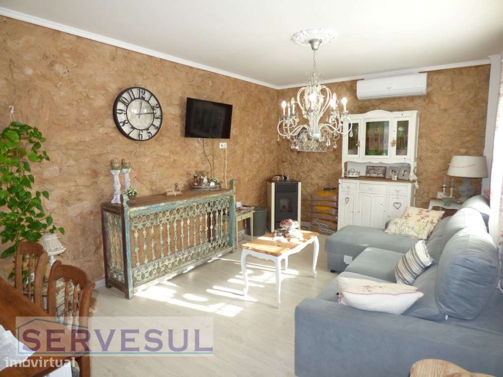 Charmosa Moradia de piso térreo, com 3 quartos, terreno de 1640m2 e... - Grande imagem: 3/34