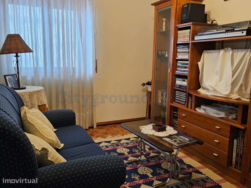 Apartamento T3, com varanda e arrecadação, bem localizado na Lourinhã - Grande imagem: 5/10