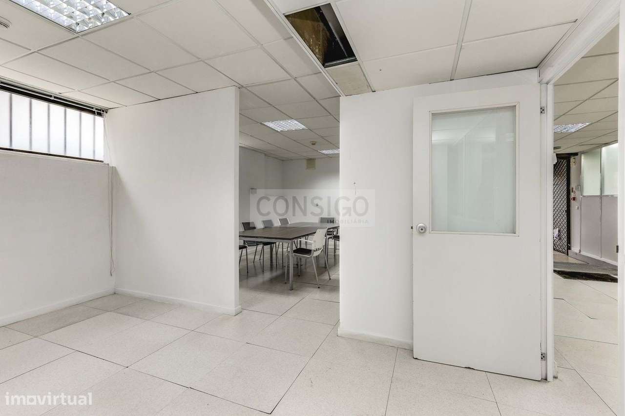 Espaço Comercial Moderno em Algés-16