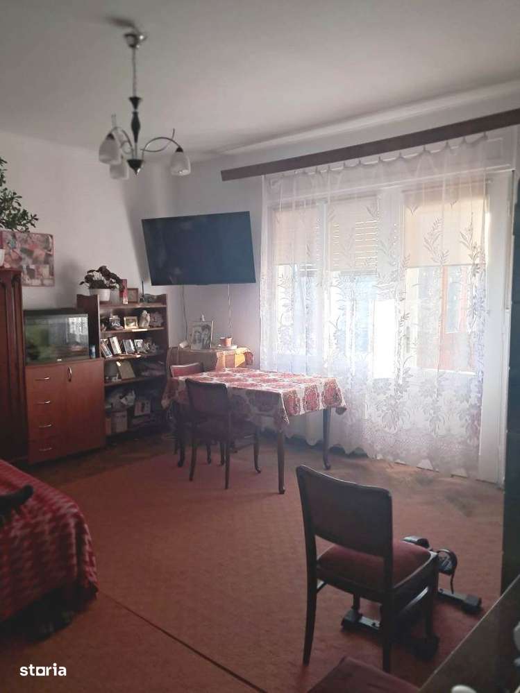 Apartament cu 4 camere la etajul 1 in zona Orasul de Jos-10