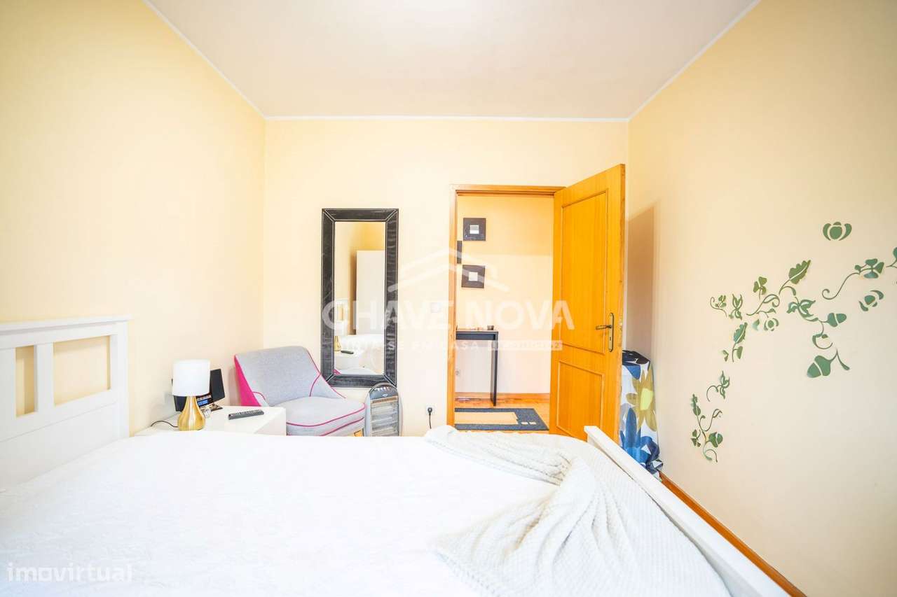 Apartamento T2 Usado em otimo estado em Oliveira do Douro-16