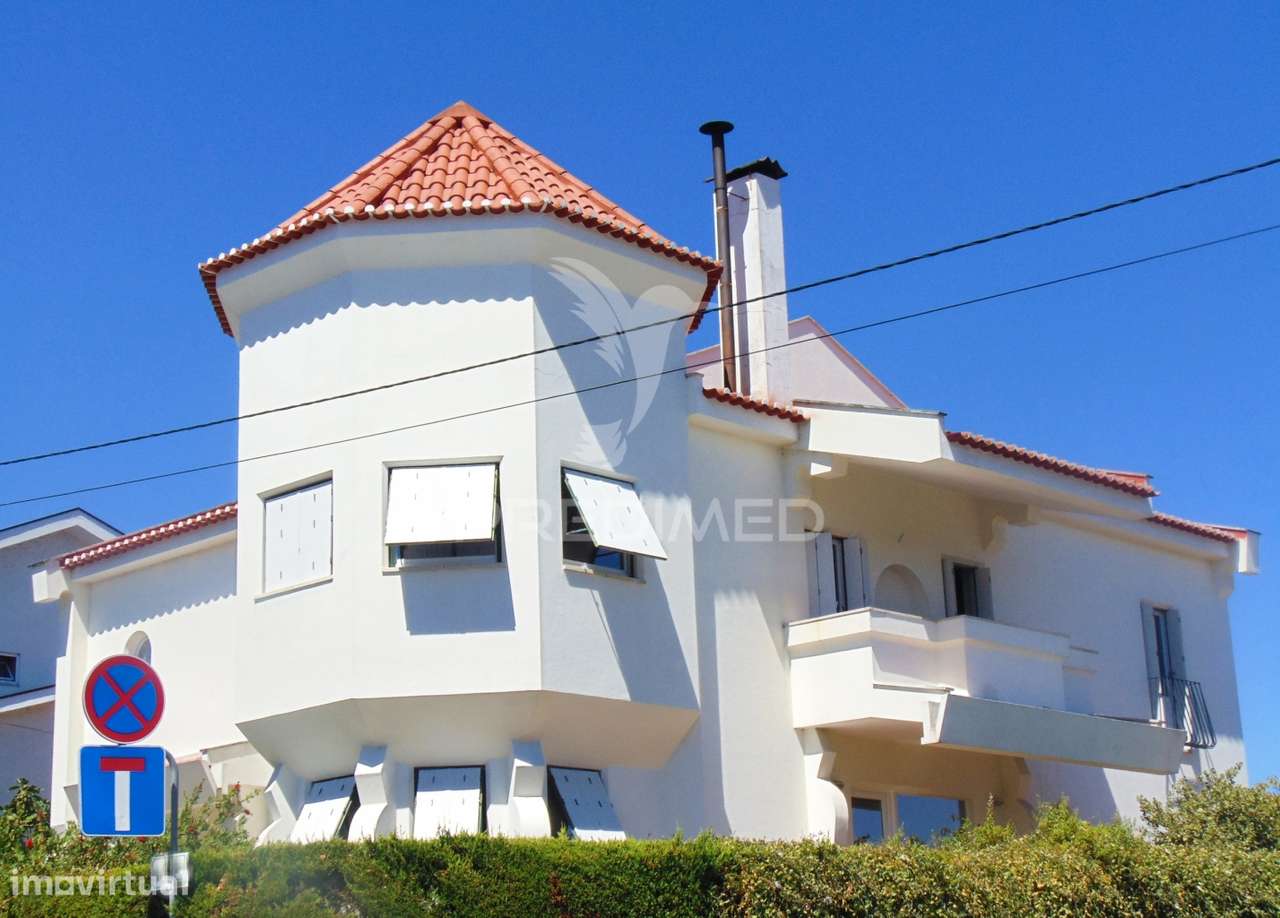 Vivenda c/ Jardim junto ao hospital de Lordelo - Vila Real - Grande imagem: 2/37