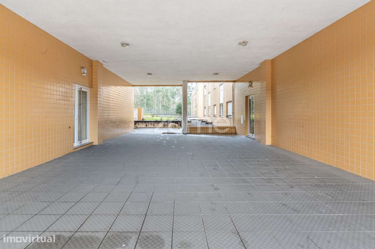 Apartamento T3 com varanda e lugar de garagem para 2 carros – Grijó - Grande imagem: 4/34