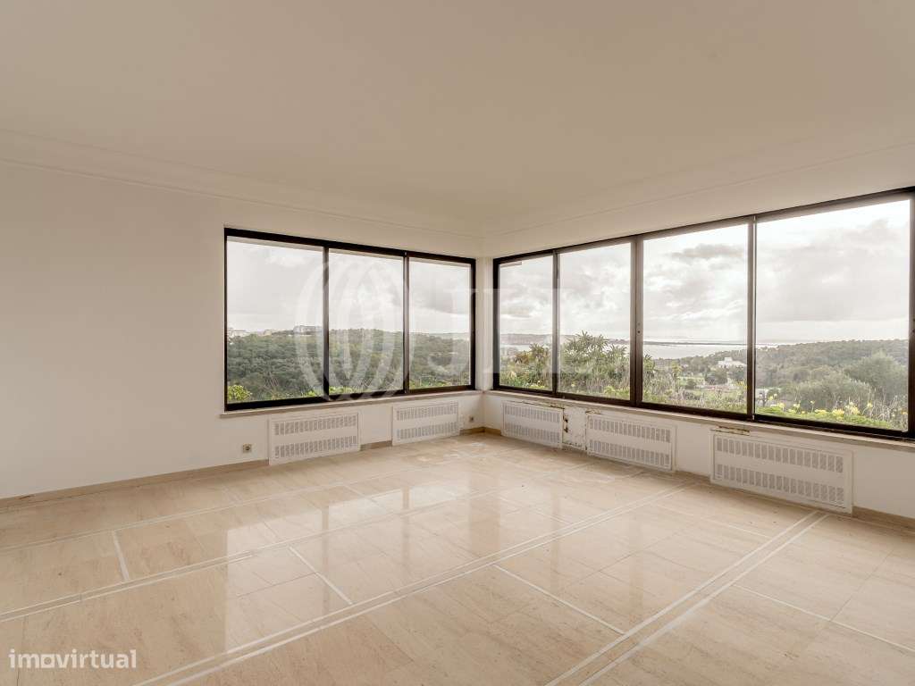 Moradia T6, com garagem e piscina, em Queijas, Carnaxide - Grande imagem: 5/37