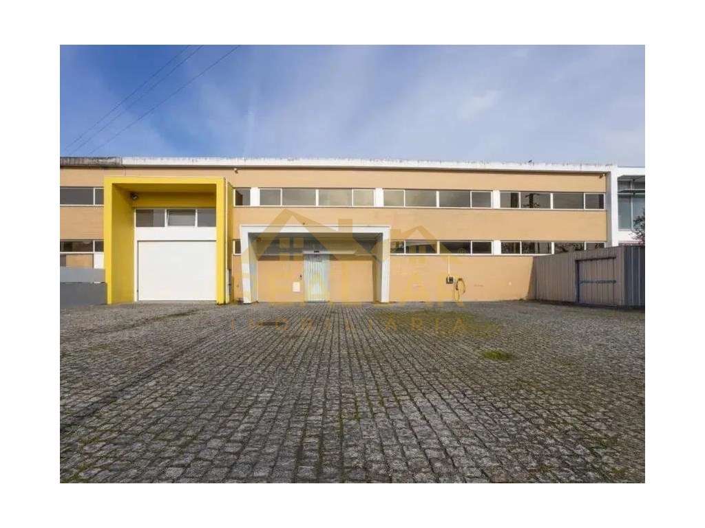 Armazém Versátil à Venda em Barcelos - - Grande imagem: 2/17