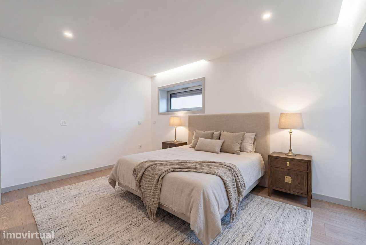 T4 amplo, 4 suites e estacionamento 4 carros – Marquês, Porto-17