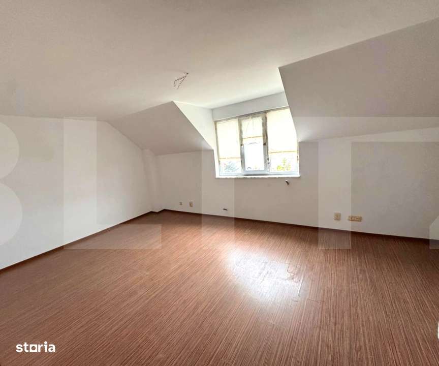 Vila cu demisol si 2 etaje, nefinalizata, pe teren de aproape 3.000 mp - Imagine principală: 4/11