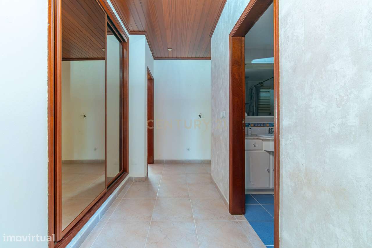 Apartamento T3 em Alcochete com garagem e arrecadação - Oportunidade Ú-15