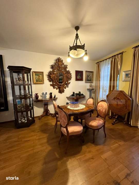 Casa de lux renovata cu priveliste spectaculoasa, in inima Brasovului - Imagine principală: 4/17