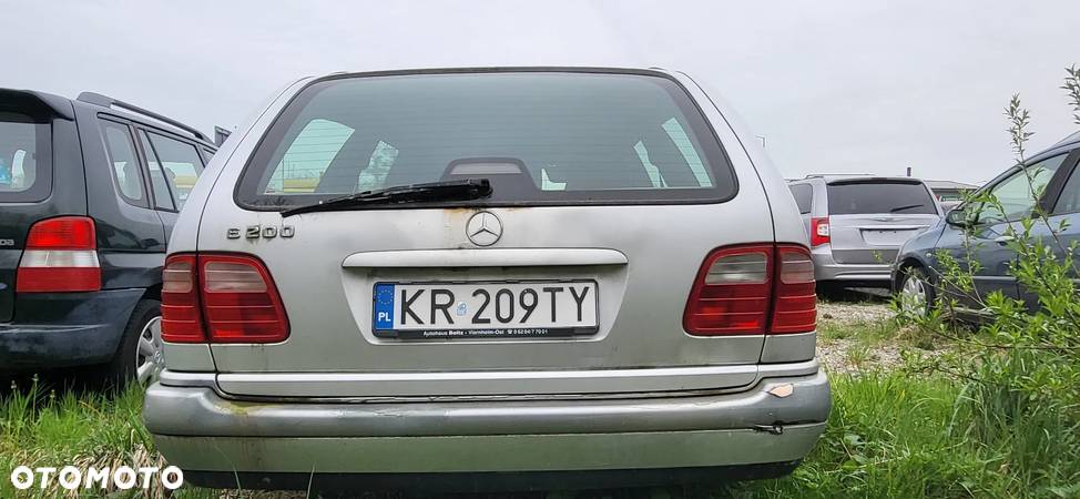 Mercedes-Benz Klasa E 200 T Classic - 7