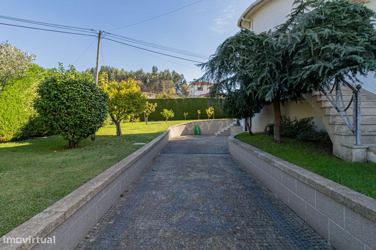 Moradia independente T4 em Santa Eufêmia de Prazins, Guimarães - Grande imagem: 2/39