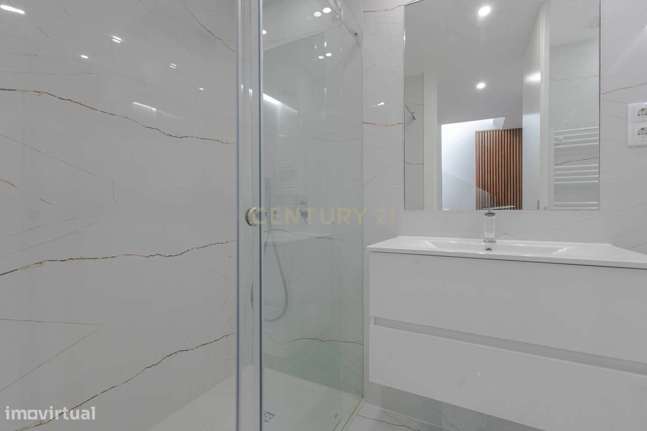 T4 Duplex com vista mar em Espinho-7