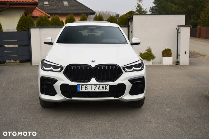 BMW X6 xDrive30d mHEV - 14