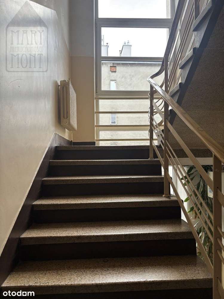 2 pokoje, kamienica tuz przy Placu Hallera-13