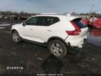 Volvo XC 40 T5 AWD Momentum - 3