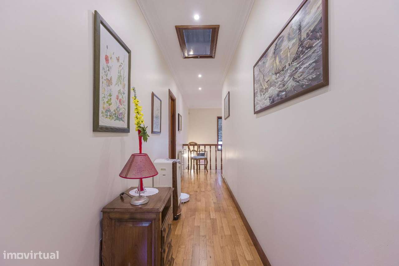 Moradia T4 exclusiva | Piscina| Zona Agrícola | Junto à Praia-29