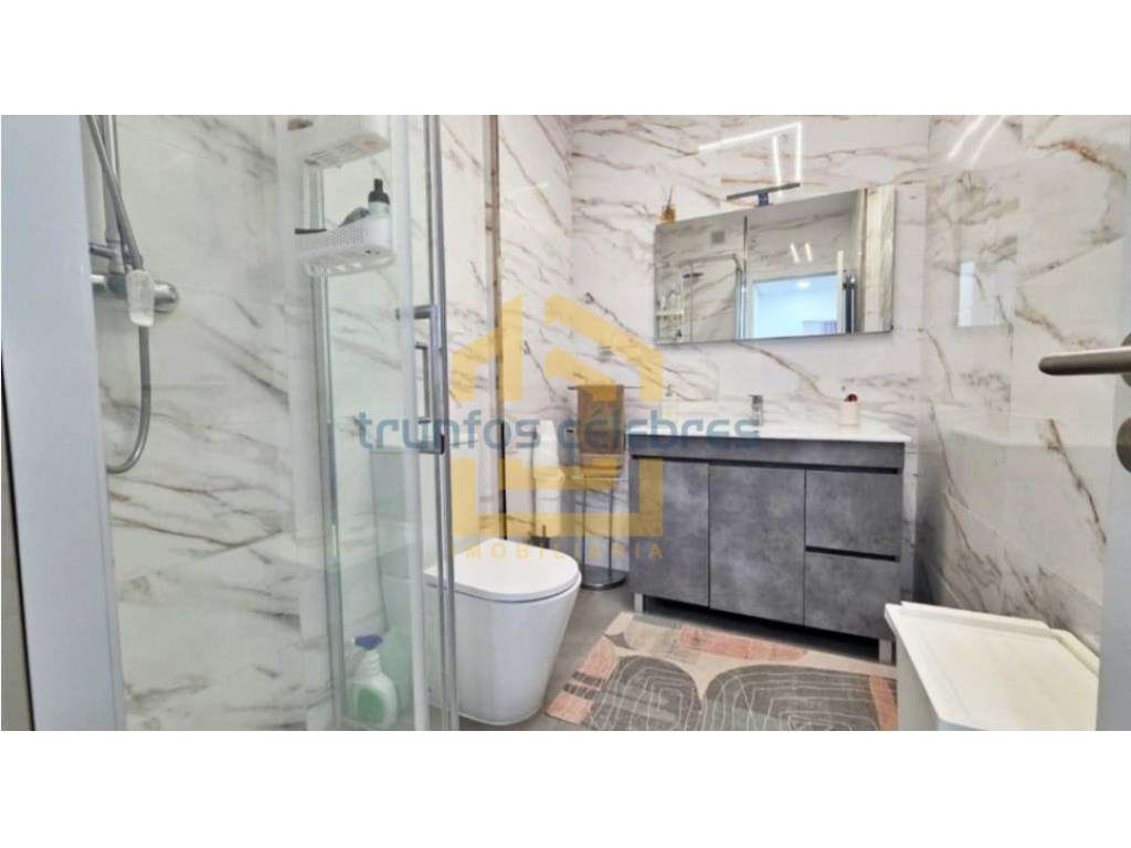 Apartamento T3 Totalmente Renovado com Terraço Privativo - Centro d...-12