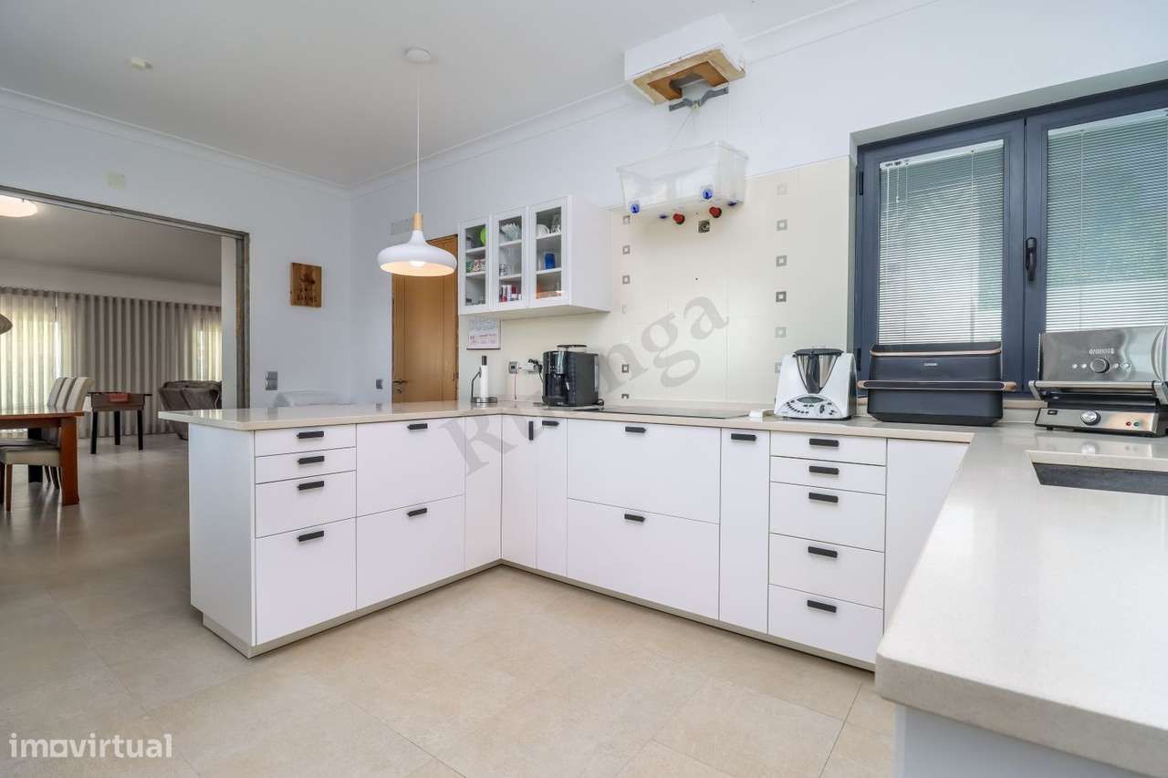 Excelente Moradia  para venda na Aldeia de Santo André-5