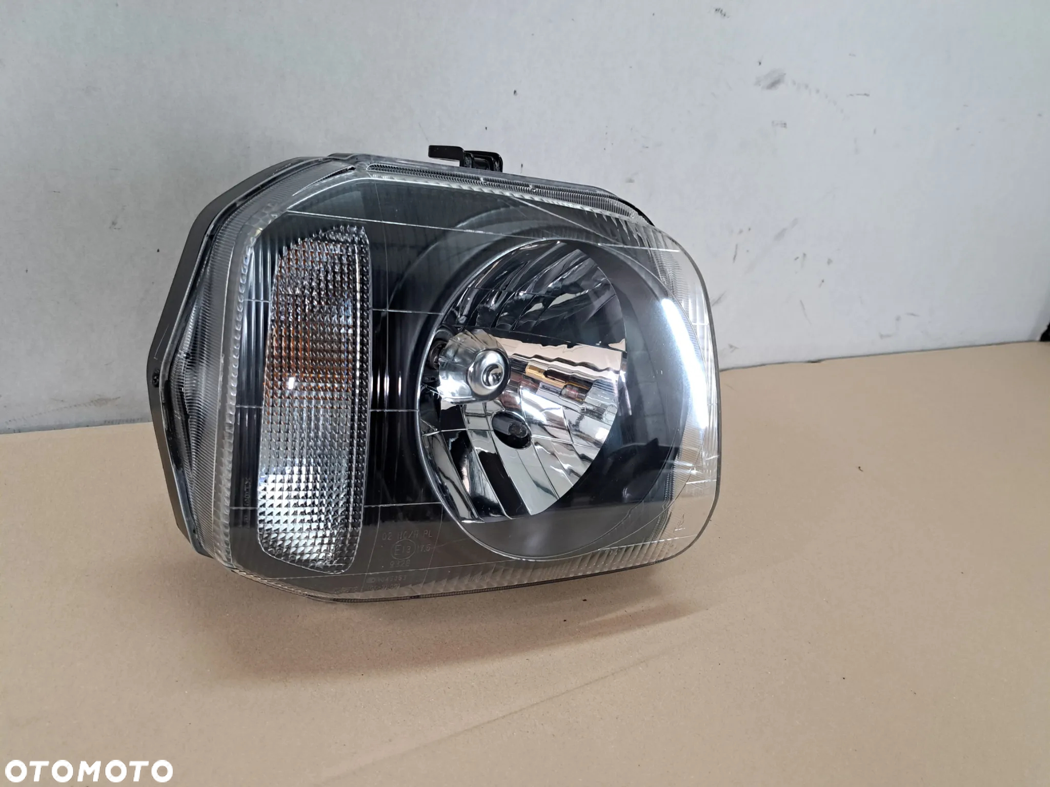 Suzuki Jimny lift lampa prawa 2012-2018 - 2