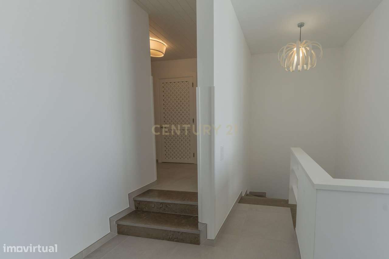 Moradia T6 Geminada - Ténis - Clube do Lago - Vilamoura - Grande imagem: 5/36