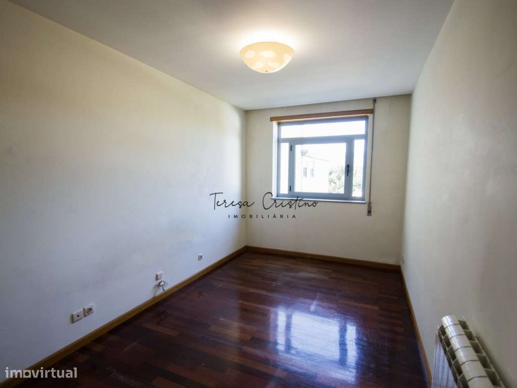 Apartamento T3 com Garagem Fechada e Elevador Arca, Ponte de Lima-14