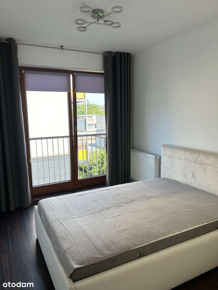 przestronne, wyposażone mieszkanie z balkonem-1