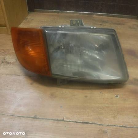 Lampa Prawa Przód Mercedes Vito W638 Europa - 1