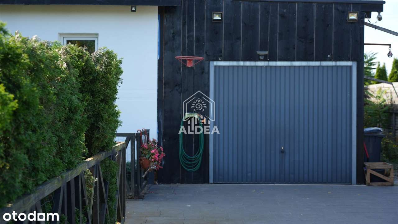 Zadbany Dom w Genialnej Lokalizacji-8