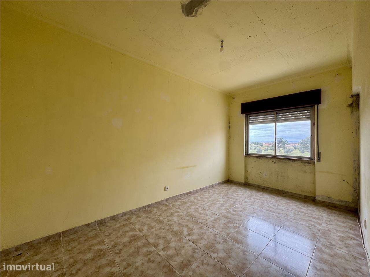 Apartamento T3, com Varanda, no Centro do Pinhal Novo-9