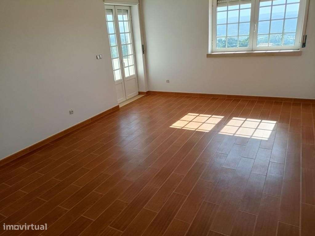 Moradia-T-8 com Terreno-Casal Jorge Dias-Alcobaça-Leiria-9