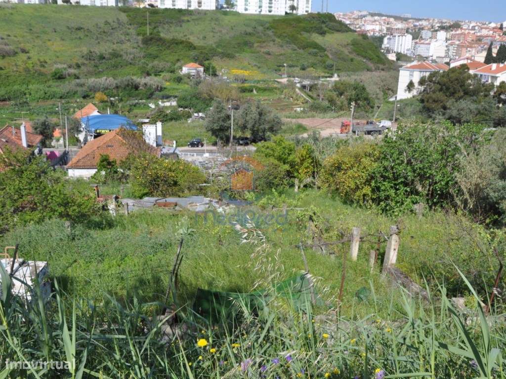 Lote de terreno com 1915m2 para construção em Odivelas - Grande imagem: 5/7