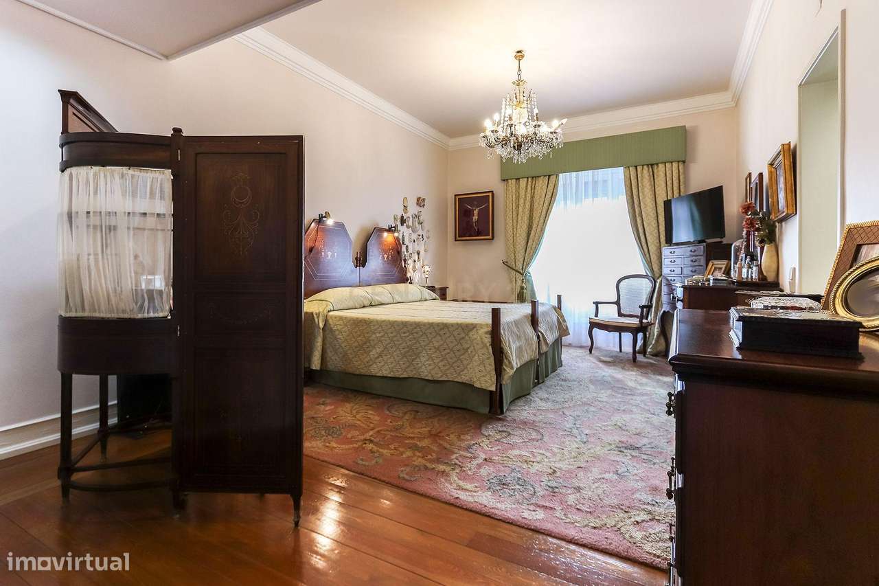 Apartamento T6 de charme no Areeiro - Grande imagem: 2/47