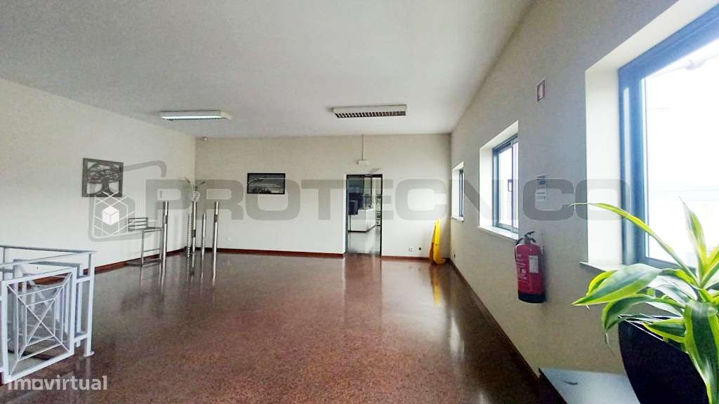 Armazém Inustrial – ZI Oiã-14