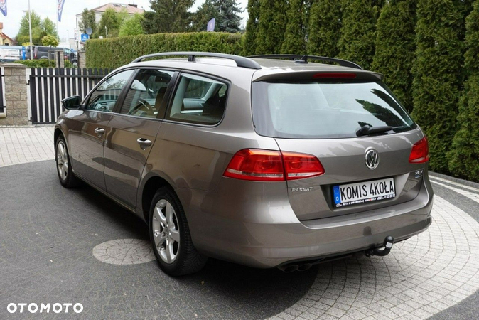 Volkswagen Passat - 4