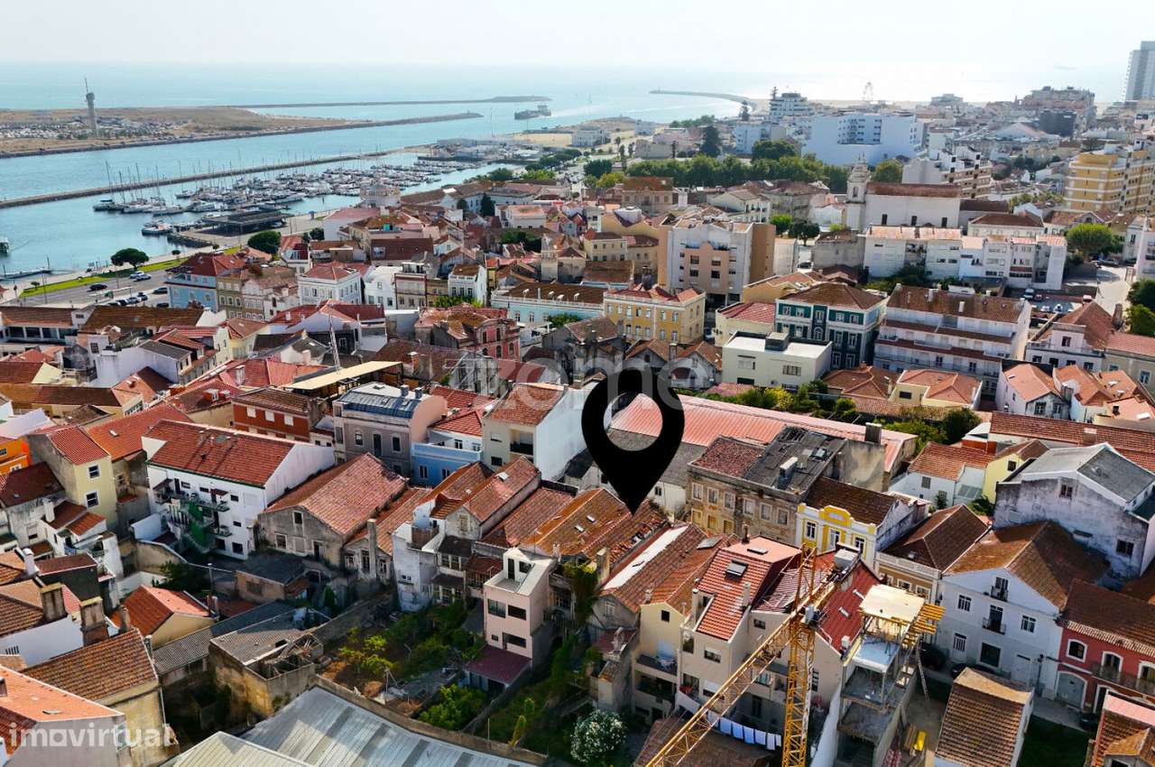 Moradia | 3 Pisos | Recuperar | Centro Histórico | Figueira da Foz - Grande imagem: 3/30