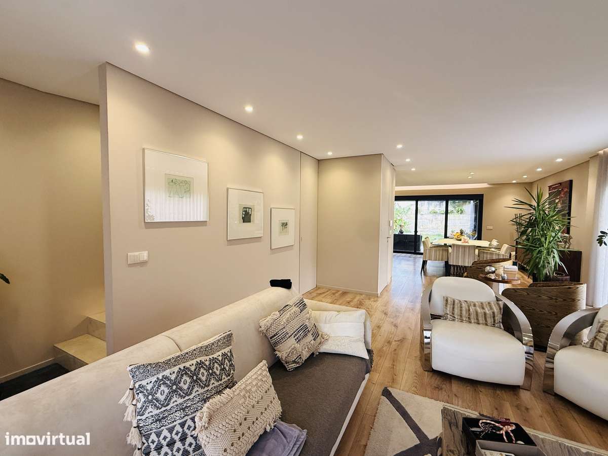 Moradia 3 frentes 200m praia-6