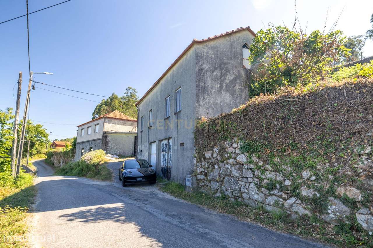 Moradia para Reabilitação com Terreno +1.000 m² | Vista sobre a Ria de-8