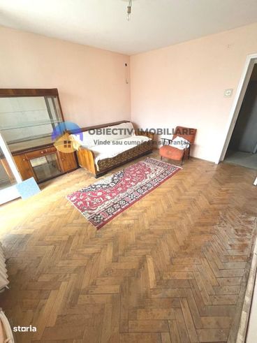 Apartament 3 camere , zona centrala, etaj 1-0
